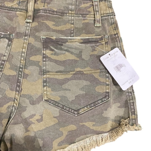 NWT FREE PEOPLE ARMY CAMO SHORTS  SZ 27CRVY BUTTON FLY HIGH WAISTED RAW HEM - Picture 8 of 15